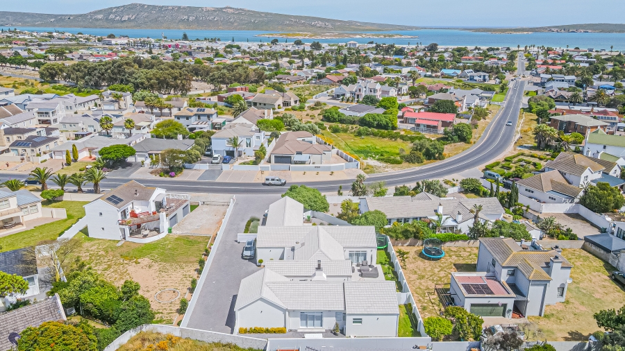 6 Bedroom Property for Sale in Country Club Western Cape